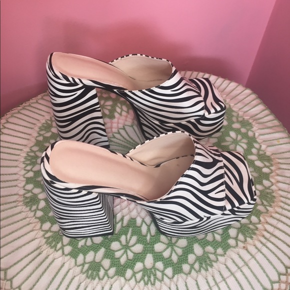 NEW zebra platform mules - Picture 6 of 7